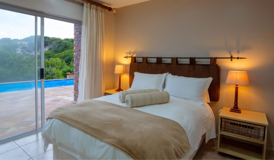 5 Bedroom Property for Sale in Paradise Beach Eastern Cape